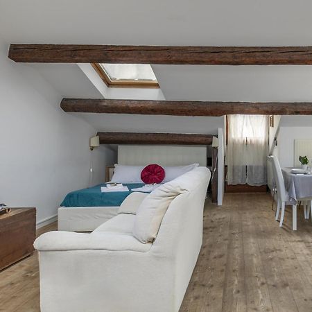Nice Lovely Attic For 4 Person With Wifi - A/C Venezia Eksteriør bilde