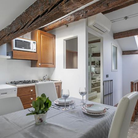 Nice Lovely Attic For 4 Person With Wifi - A/C Venezia Eksteriør bilde
