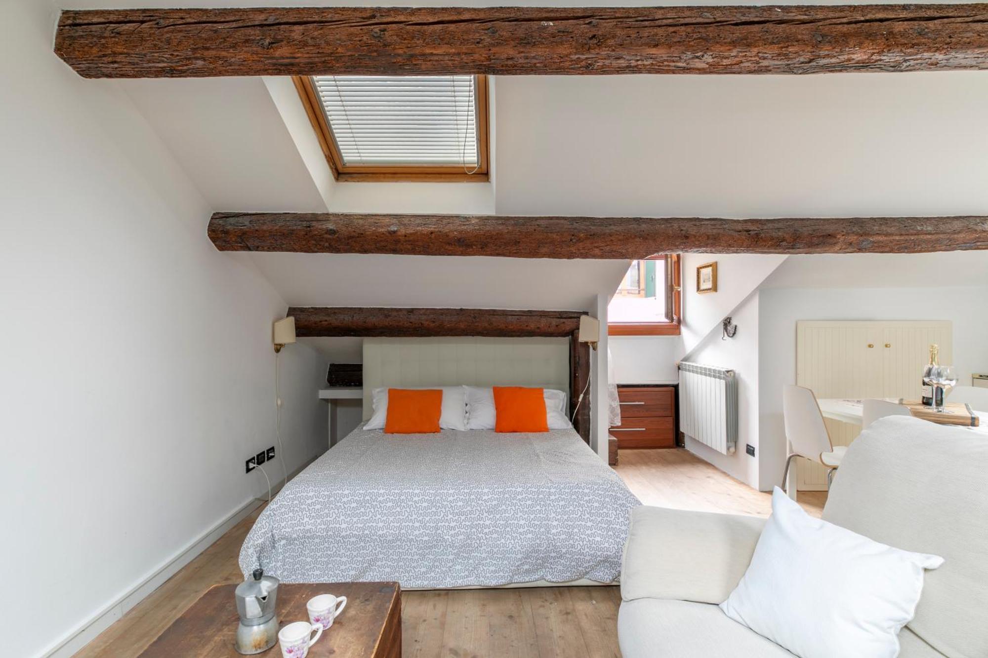 Nice Lovely Attic For 4 Person With Wifi - A/C Venezia Eksteriør bilde