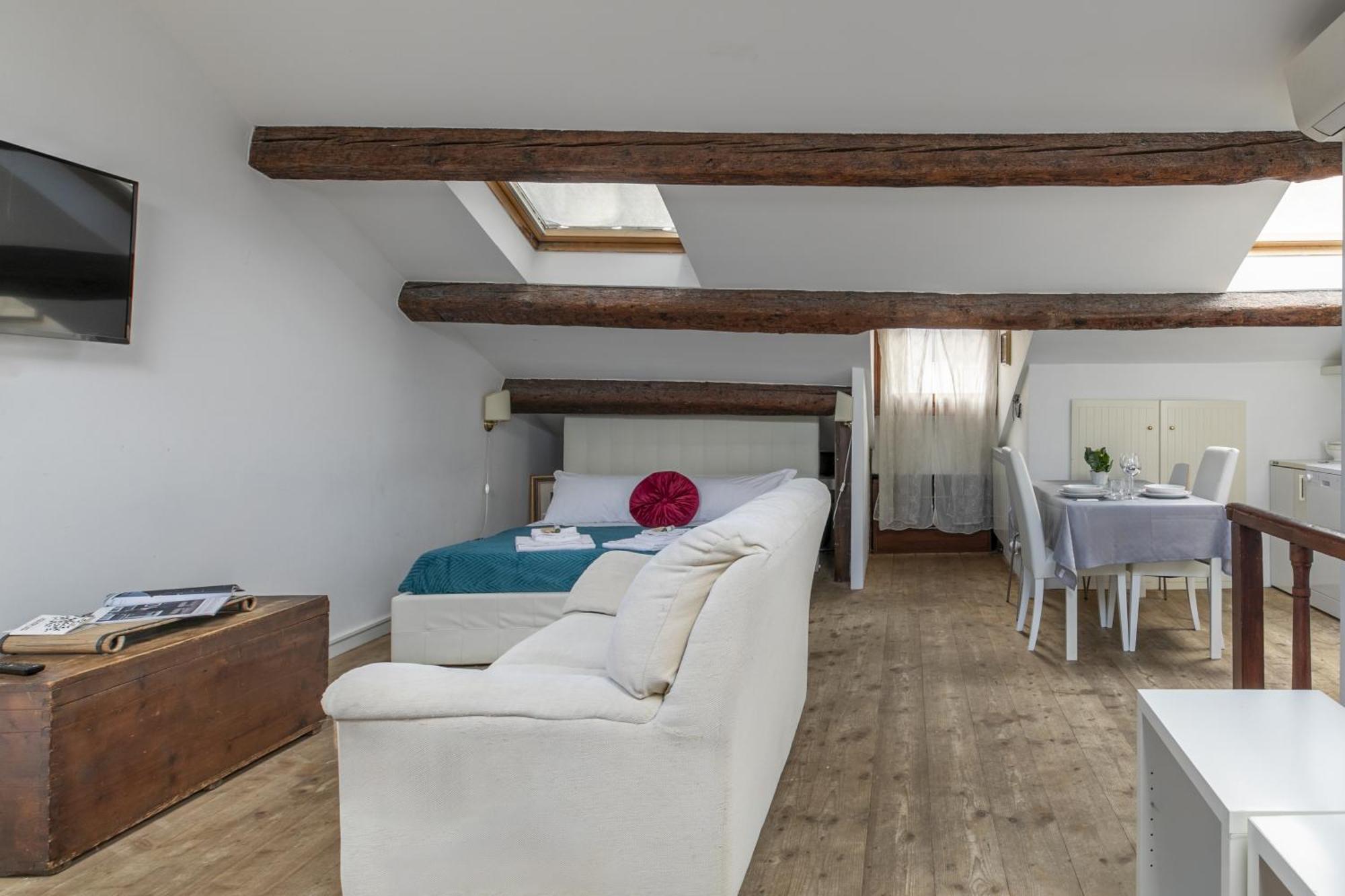 Nice Lovely Attic For 4 Person With Wifi - A/C Venezia Eksteriør bilde