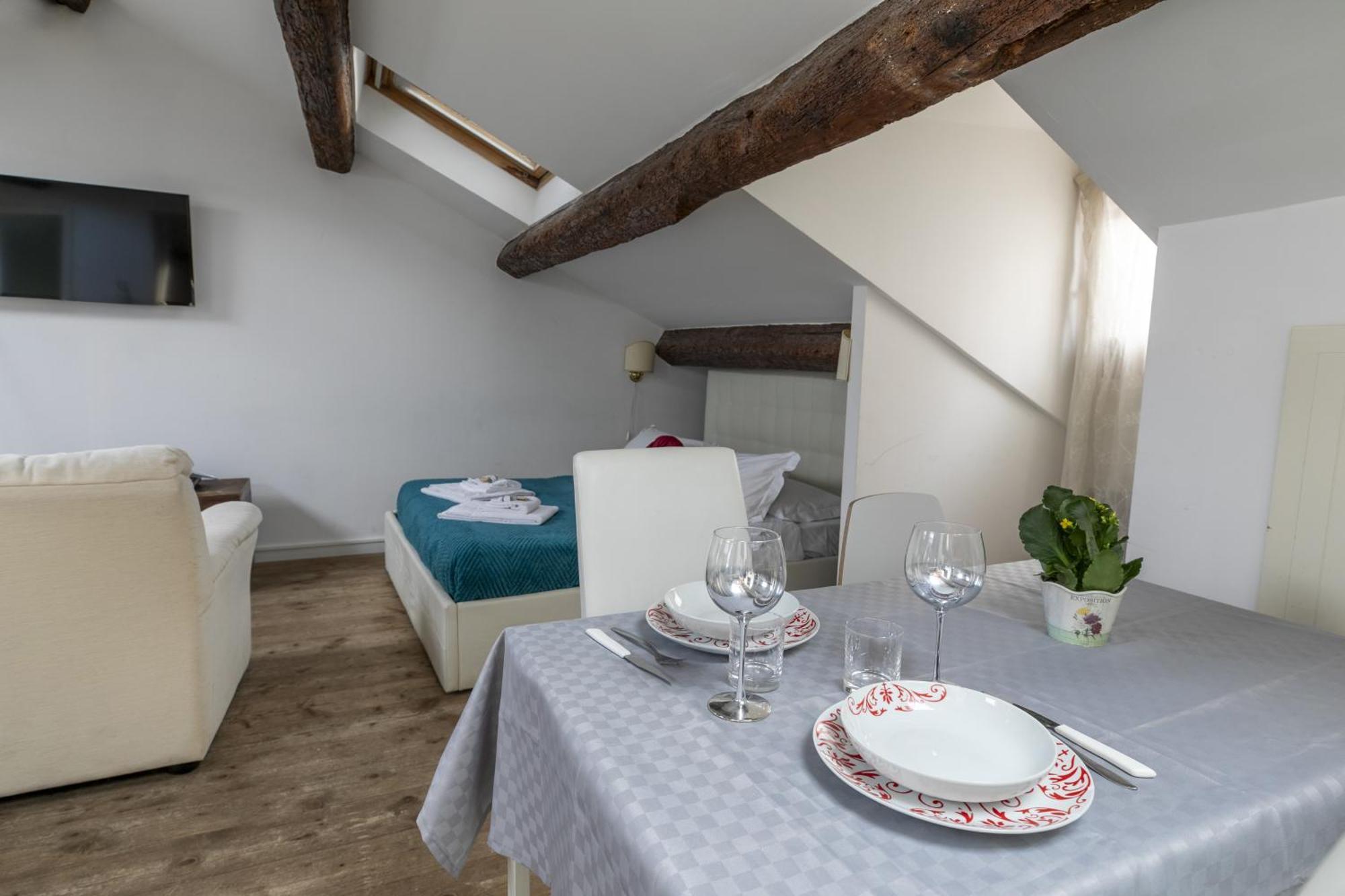 Nice Lovely Attic For 4 Person With Wifi - A/C Venezia Eksteriør bilde