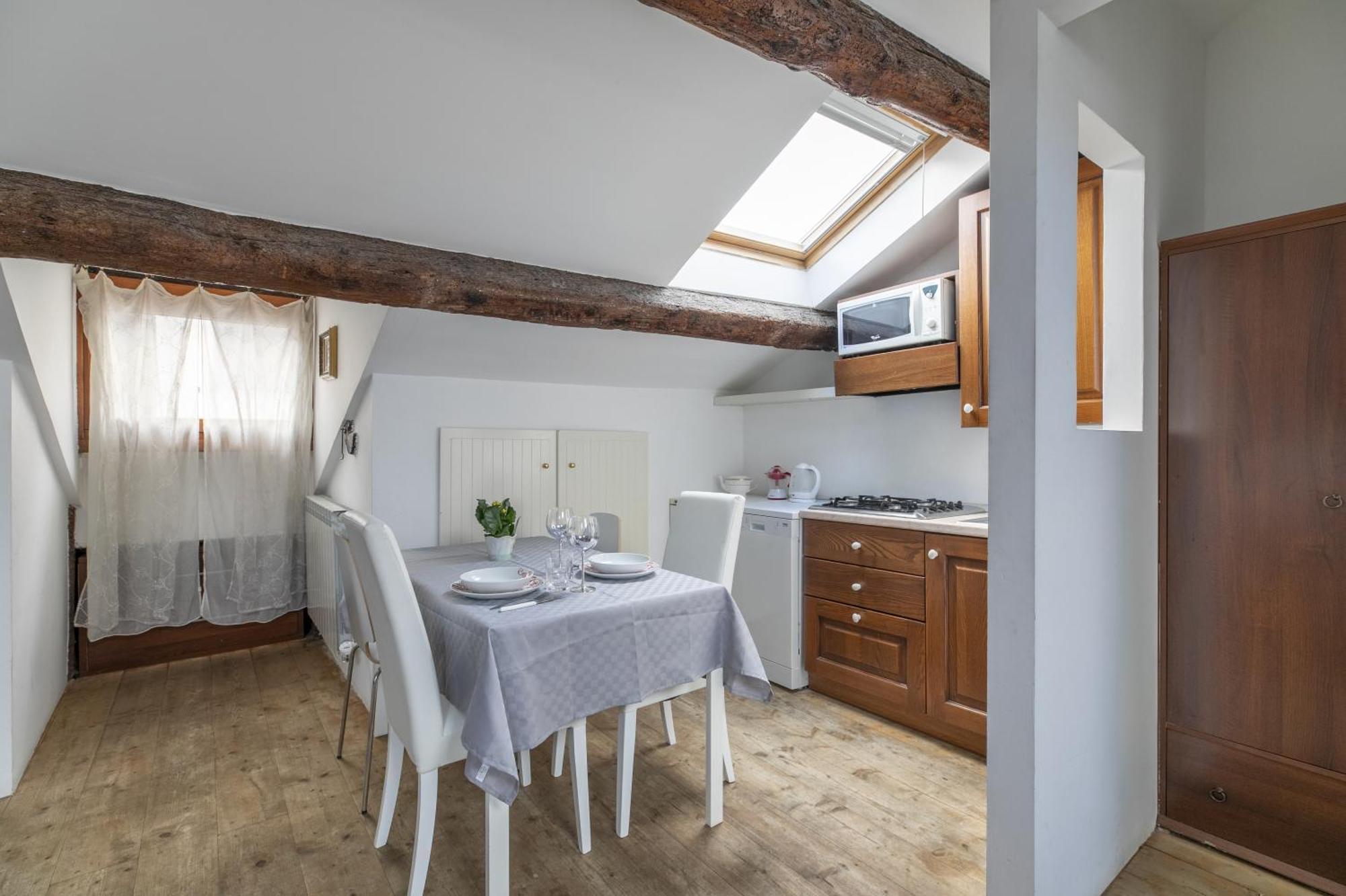 Nice Lovely Attic For 4 Person With Wifi - A/C Venezia Eksteriør bilde