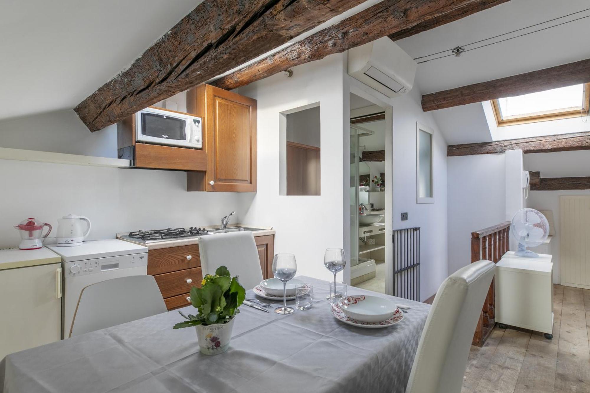 Nice Lovely Attic For 4 Person With Wifi - A/C Venezia Eksteriør bilde