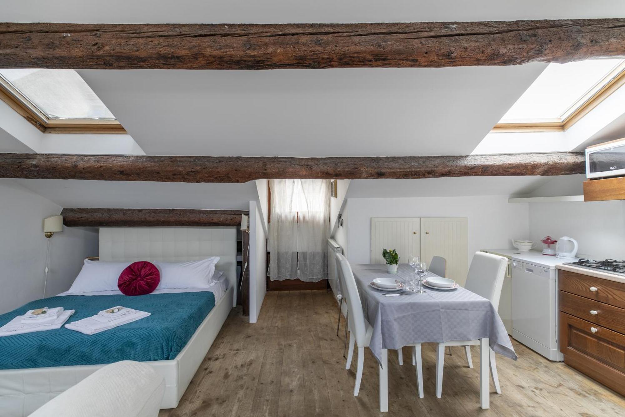 Nice Lovely Attic For 4 Person With Wifi - A/C Venezia Eksteriør bilde