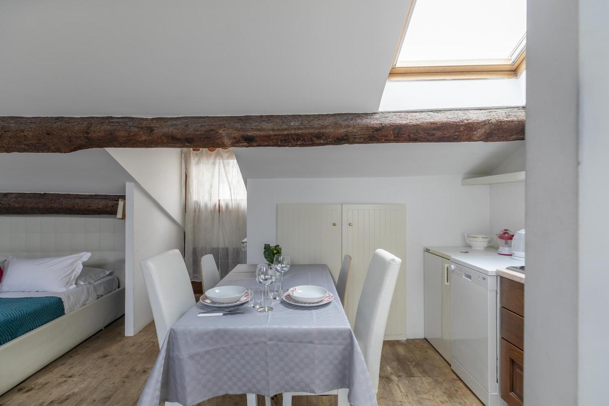 Nice Lovely Attic For 4 Person With Wifi - A/C Venezia Eksteriør bilde