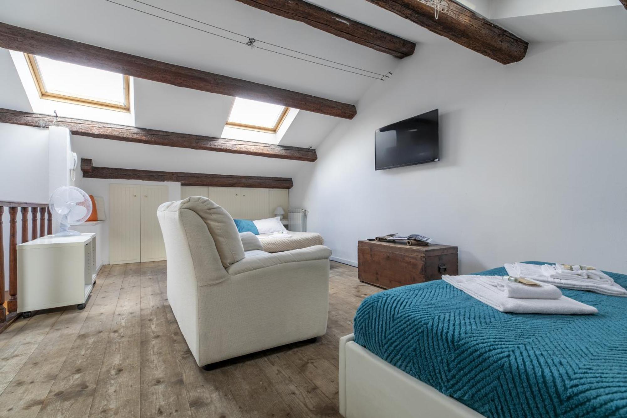 Nice Lovely Attic For 4 Person With Wifi - A/C Venezia Eksteriør bilde